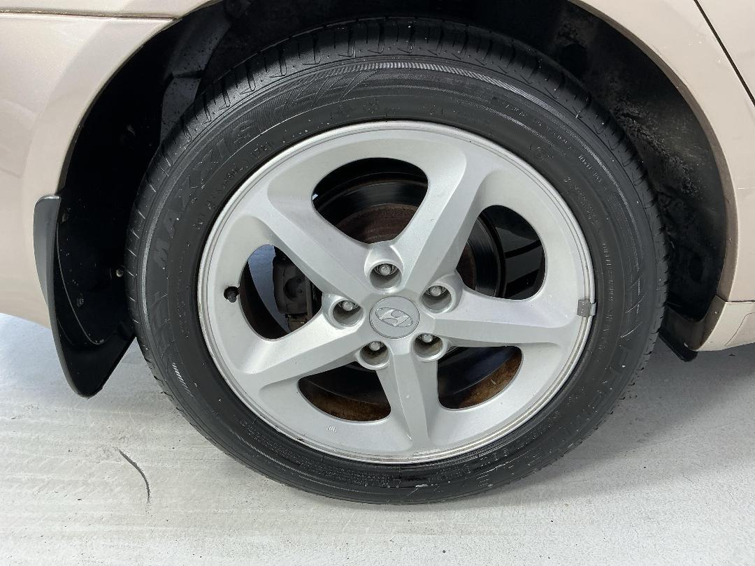 Photo '12' of Hyundai Sonata