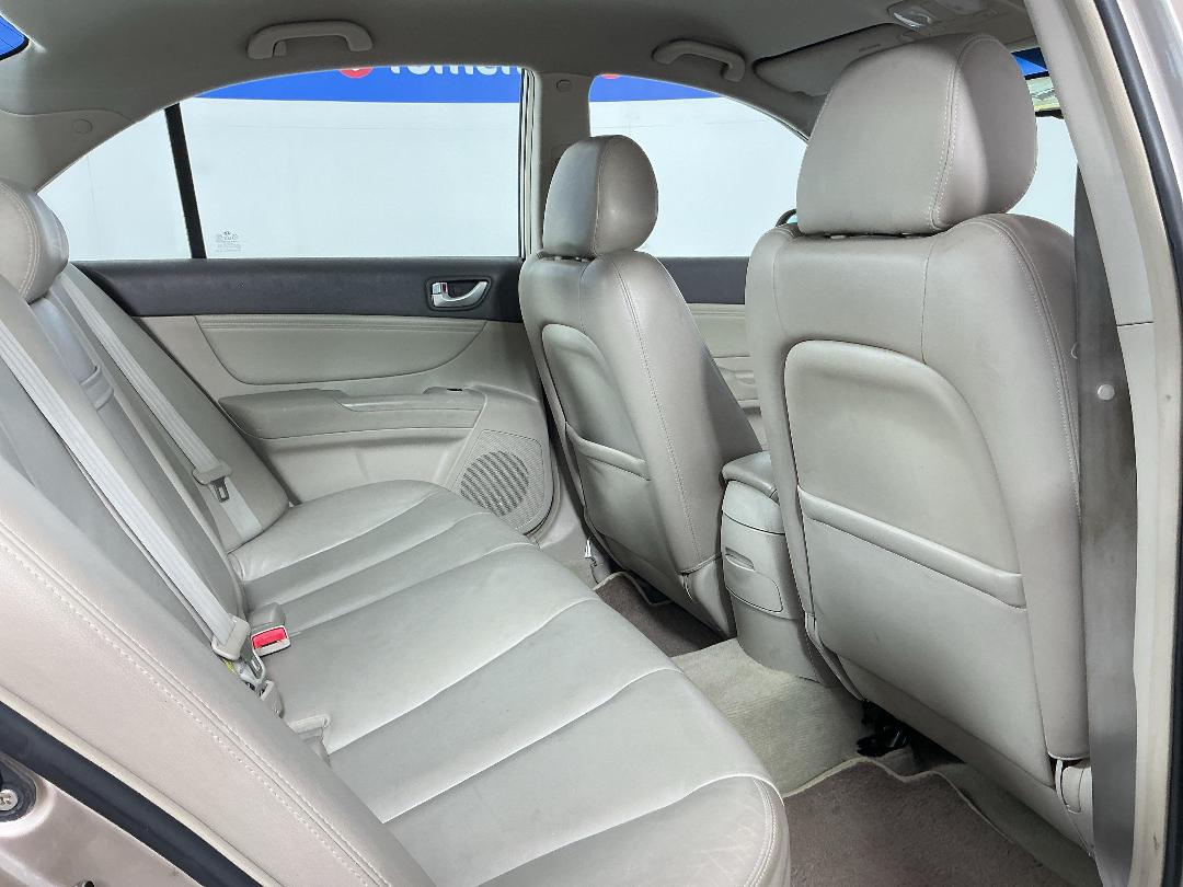 Photo '20' of Hyundai Sonata