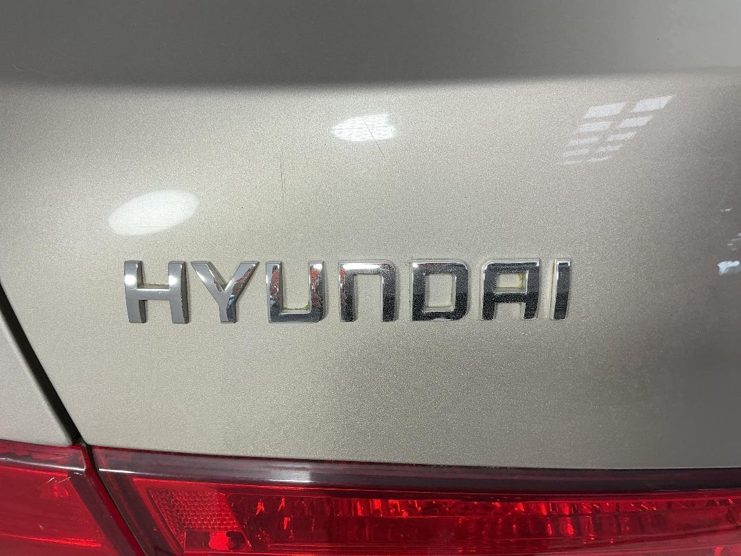 Photo '28' of Hyundai Sonata