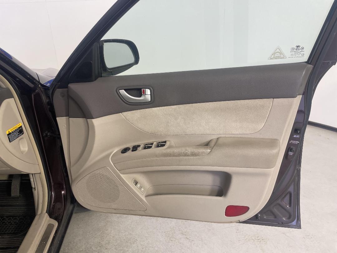 Photo '13' of Hyundai Sonata