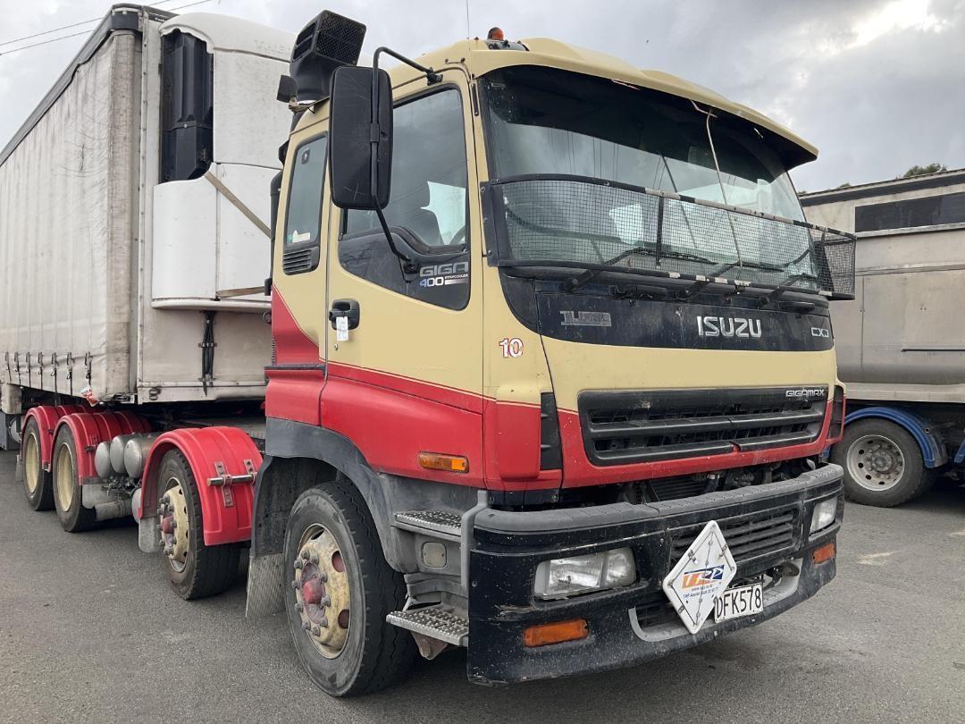 Photo '3' of Isuzu 8x4 CX400 Tractor Unit