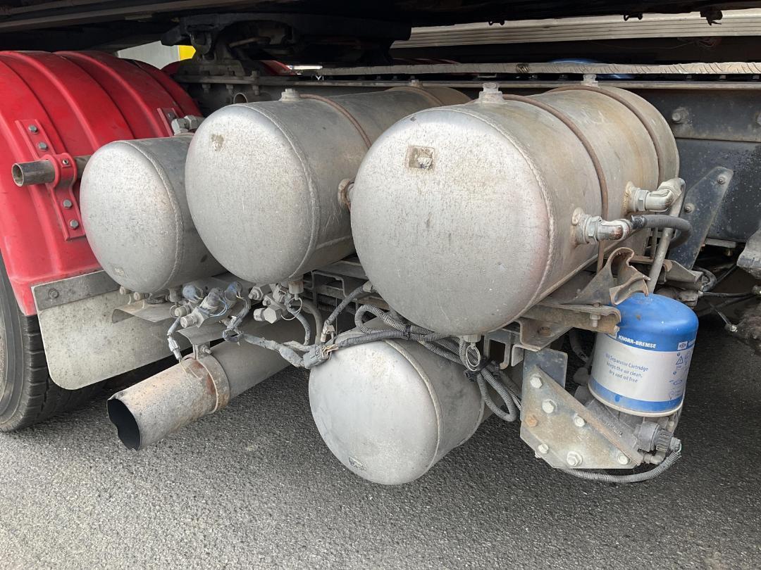 Photo '10' of Isuzu 8x4 CX400 Tractor Unit