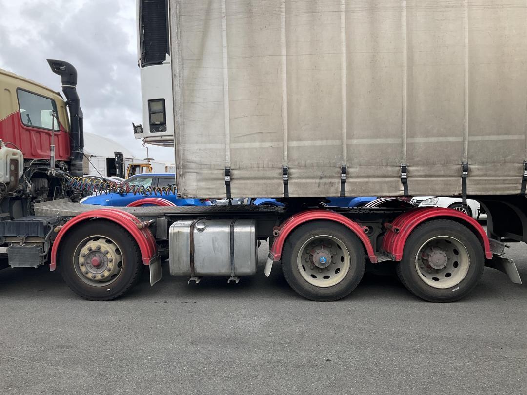 Photo '19' of Isuzu 8x4 CX400 Tractor Unit