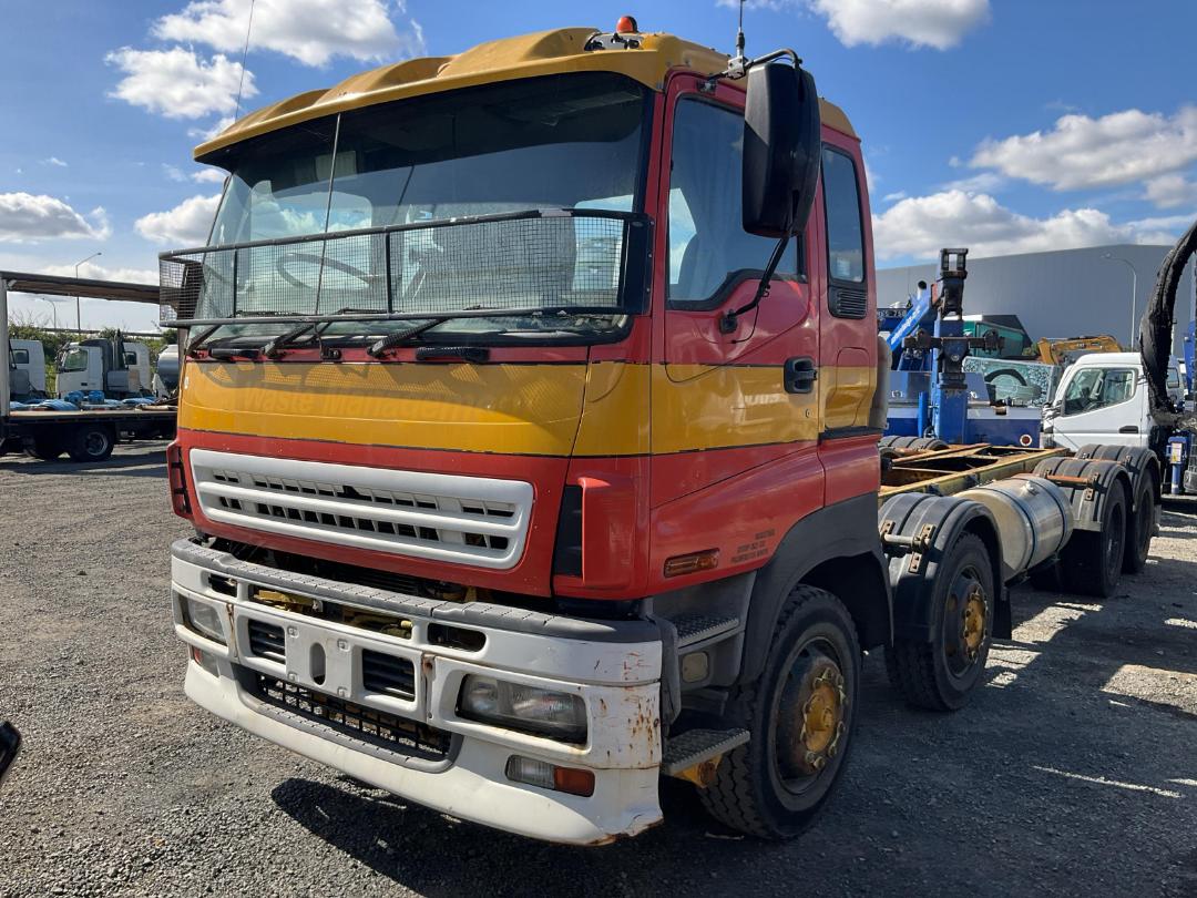 Photo '9' of Isuzu CXH 400R GIGAMAX Cab Chassis Photo '9' of Isuzu CXH 400R GIGAMAX Cab Chassis