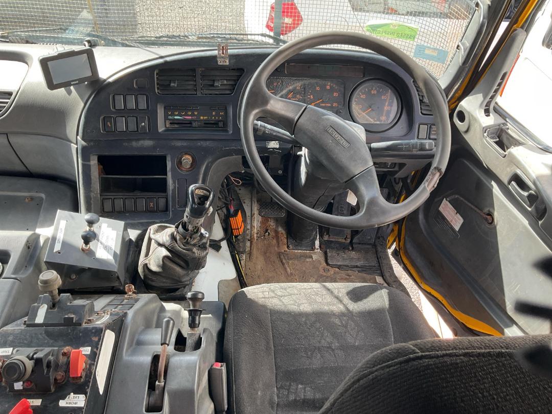 Photo '9' of Isuzu CXZ 400 GIGAMAX Tanker Photo '9' of Isuzu CXZ 400 GIGAMAX Tanker