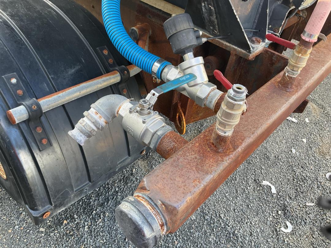 Photo '15' of Isuzu CXZ 400 GIGAMAX Tanker Photo '15' of Isuzu CXZ 400 GIGAMAX Tanker