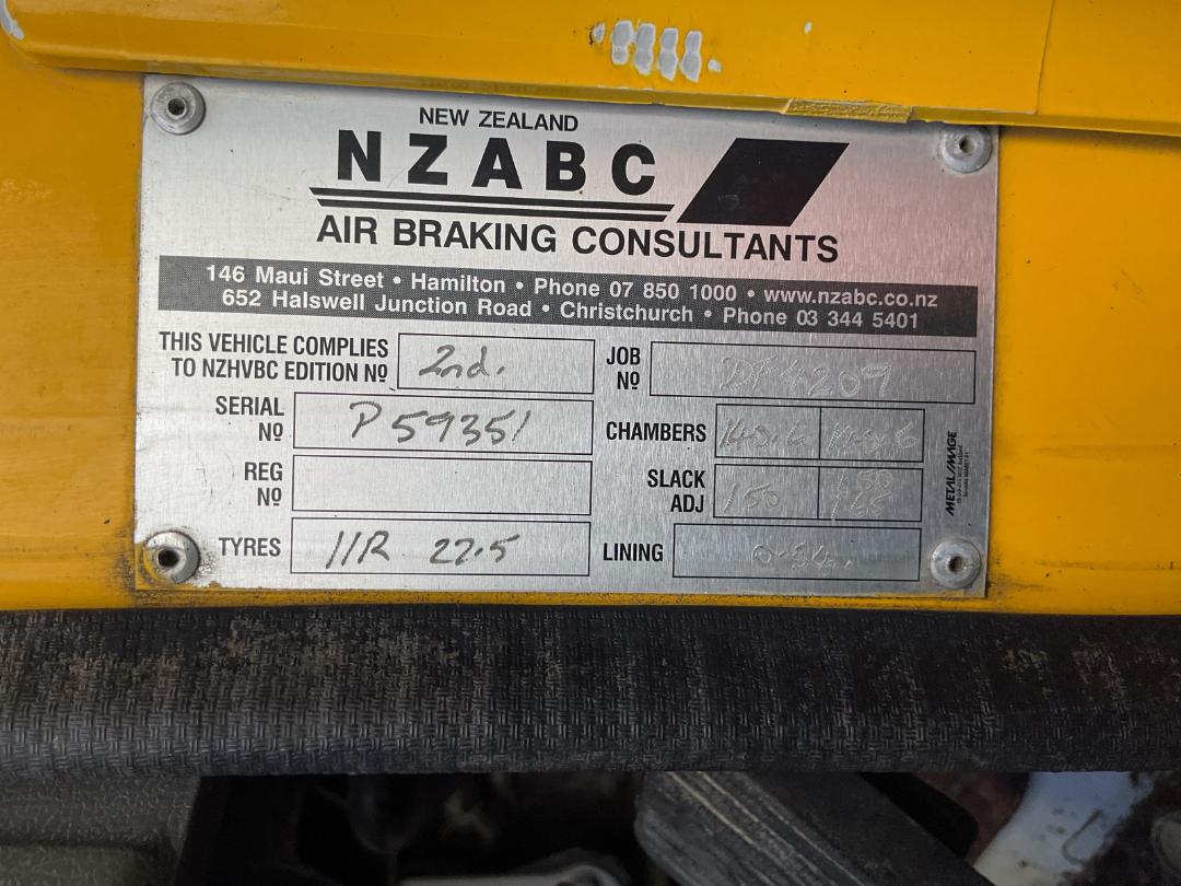 Photo '24' of Isuzu CXZ 400 GIGAMAX Tanker Photo '24' of Isuzu CXZ 400 GIGAMAX Tanker