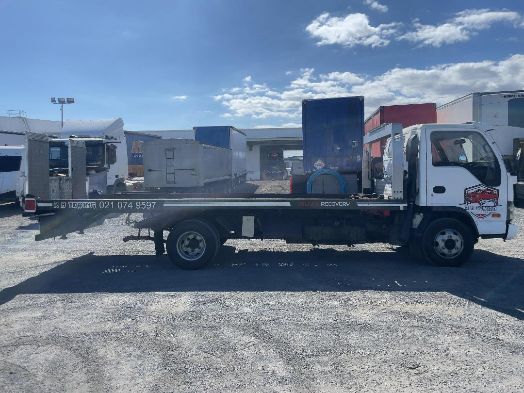 Photo '3' of Isuzu ELF NPR81 Tow Truck