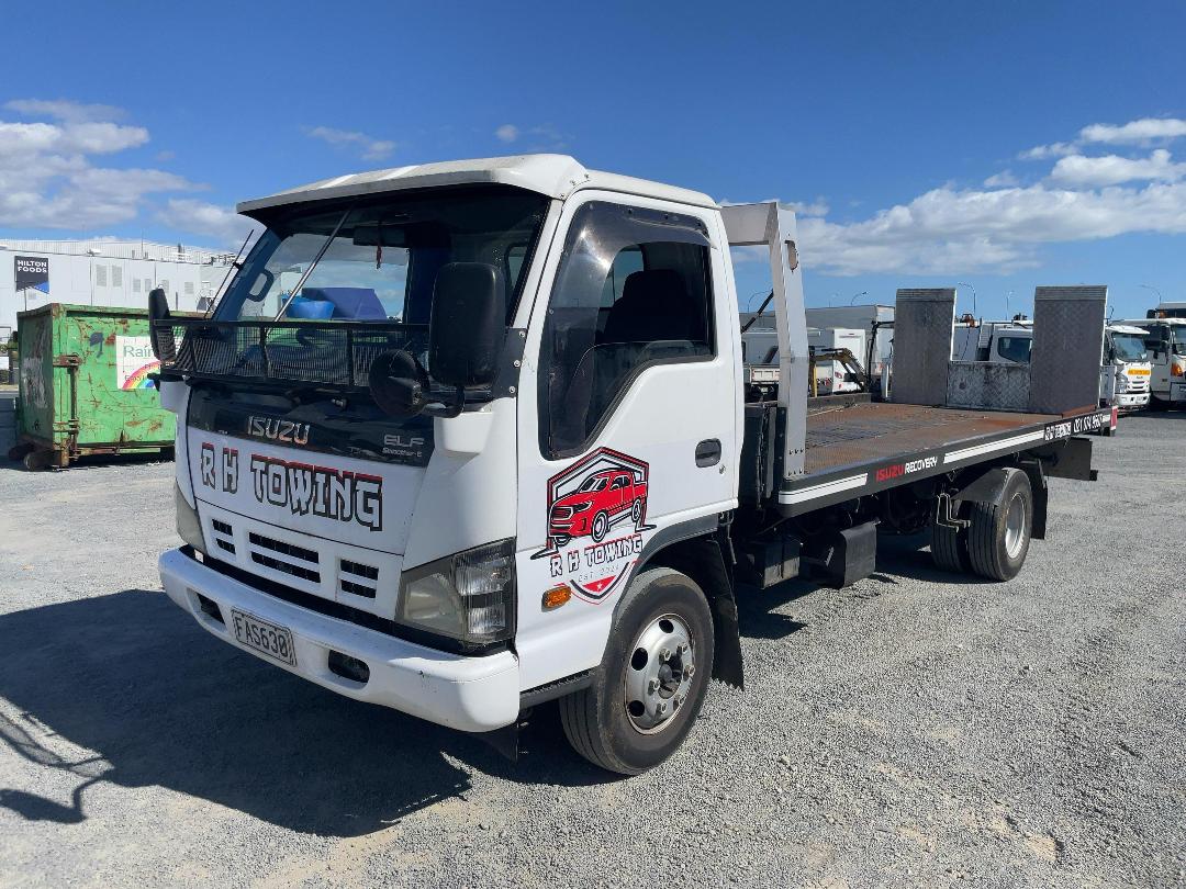 Photo '9' of Isuzu ELF NPR81 Tow Truck