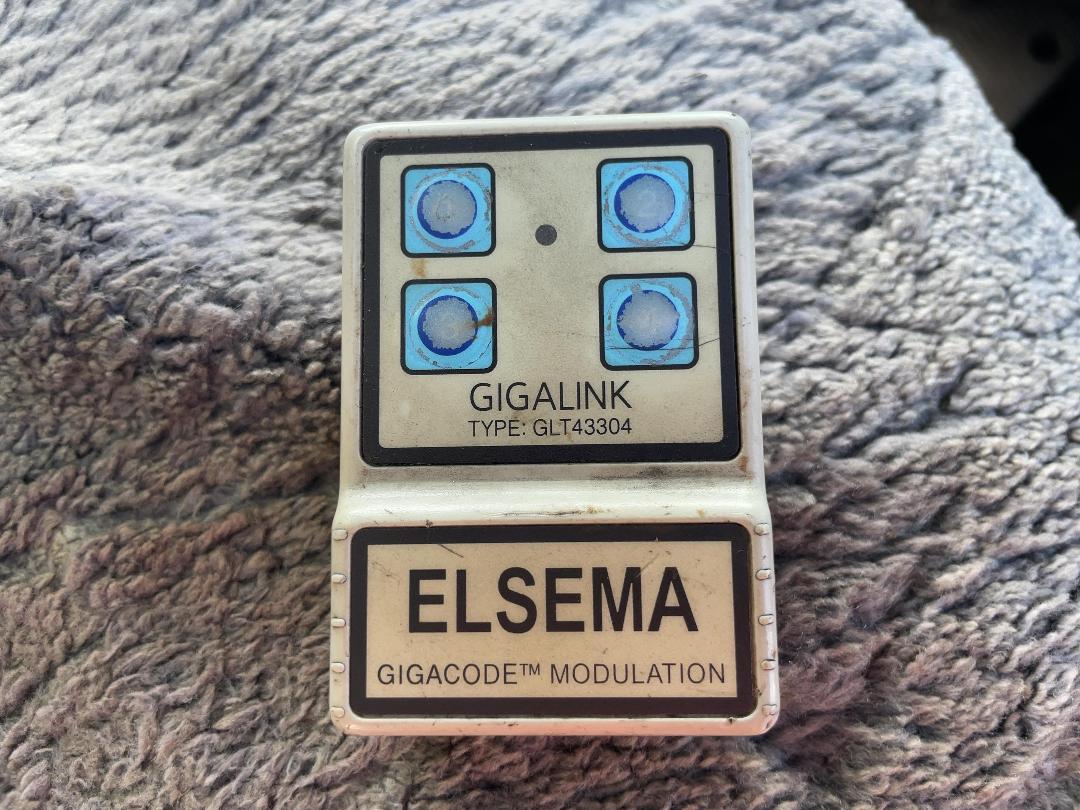 Photo '14' of Isuzu ELF NPR81 Tow Truck