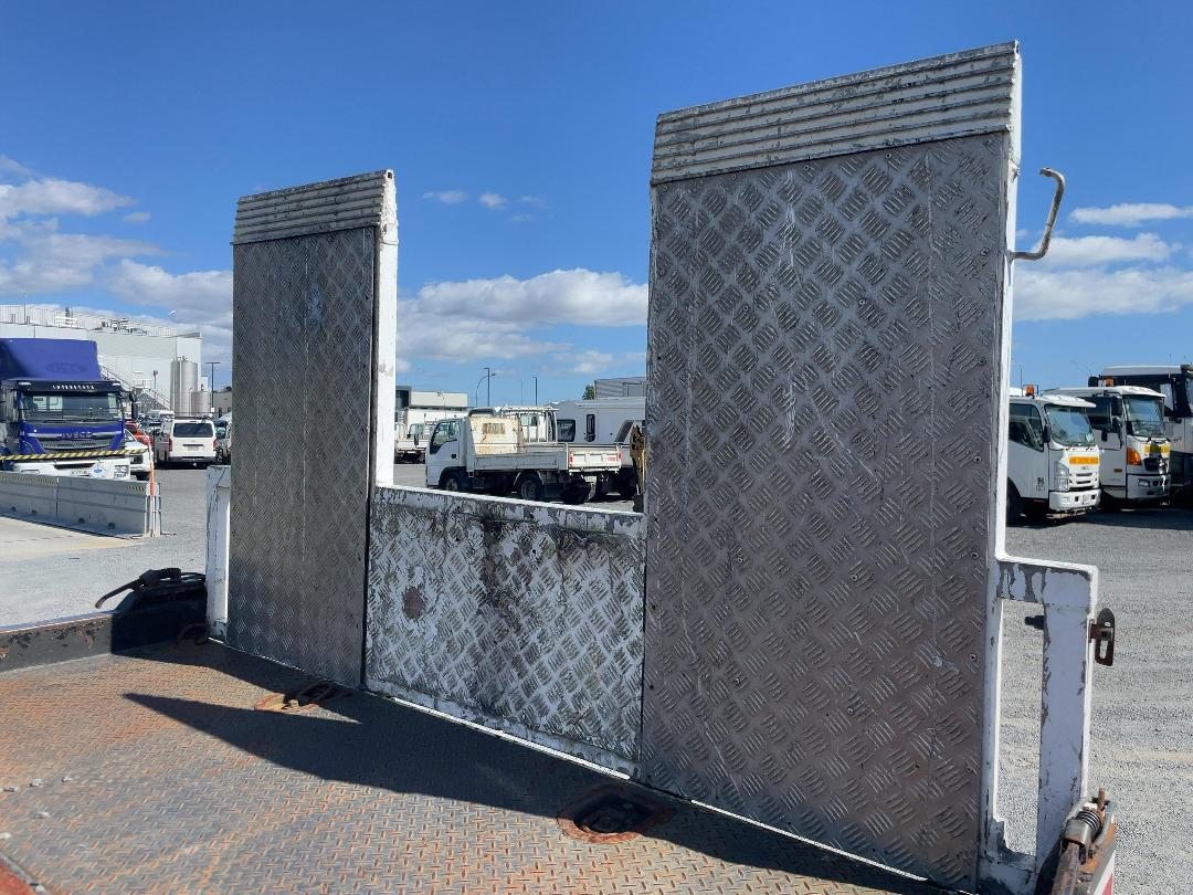 Photo '28' of Isuzu ELF NPR81 Tow Truck