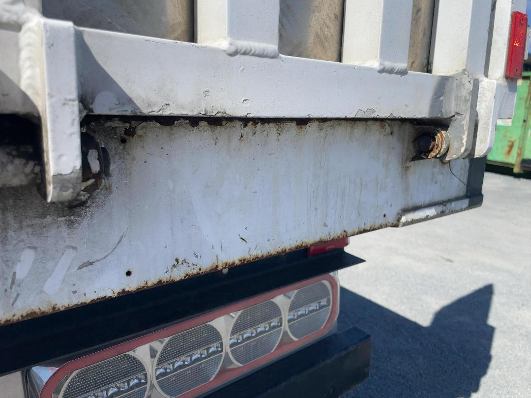 Photo '30' of Isuzu ELF NPR81 Tow Truck