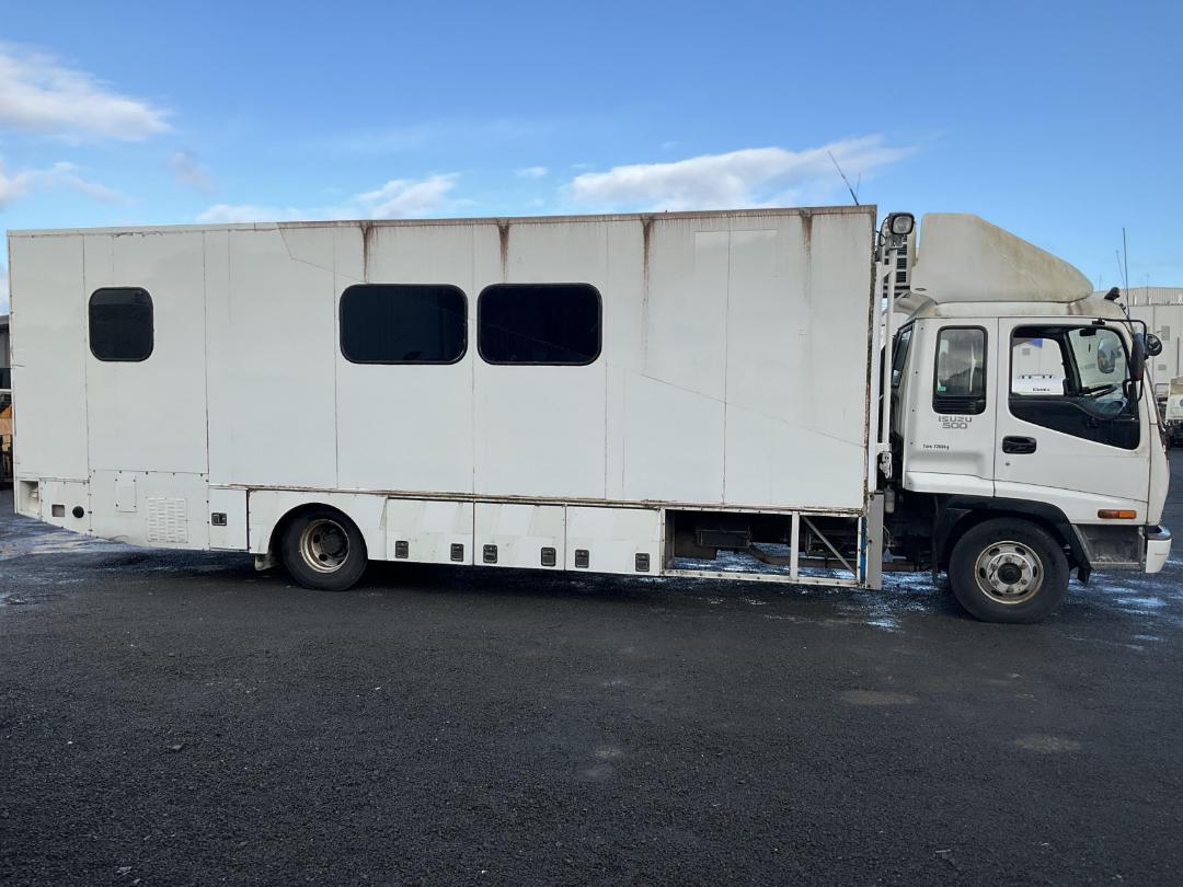 Photo '3' of Isuzu F Series FRR500 4X2 TRUCK Box Body