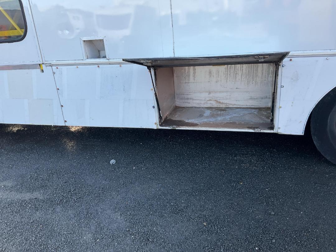 Photo '20' of Isuzu F Series FRR500 4X2 TRUCK Box Body