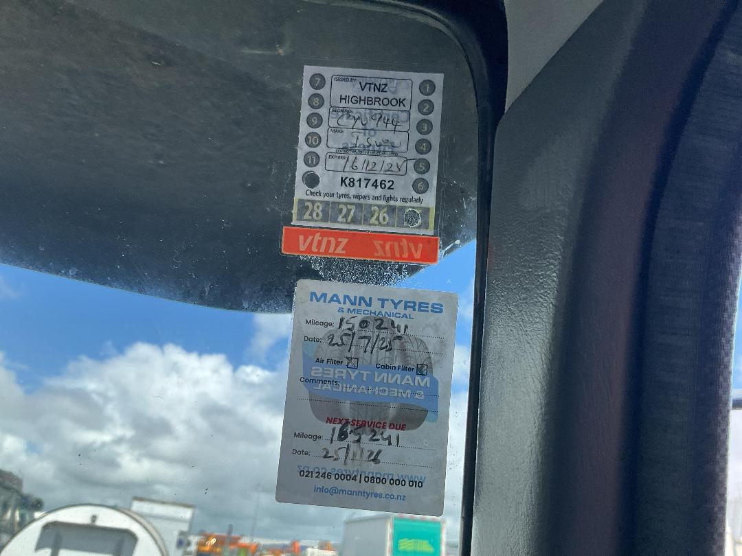 Photo '32' of Isuzu FRR 500F Curtainsider