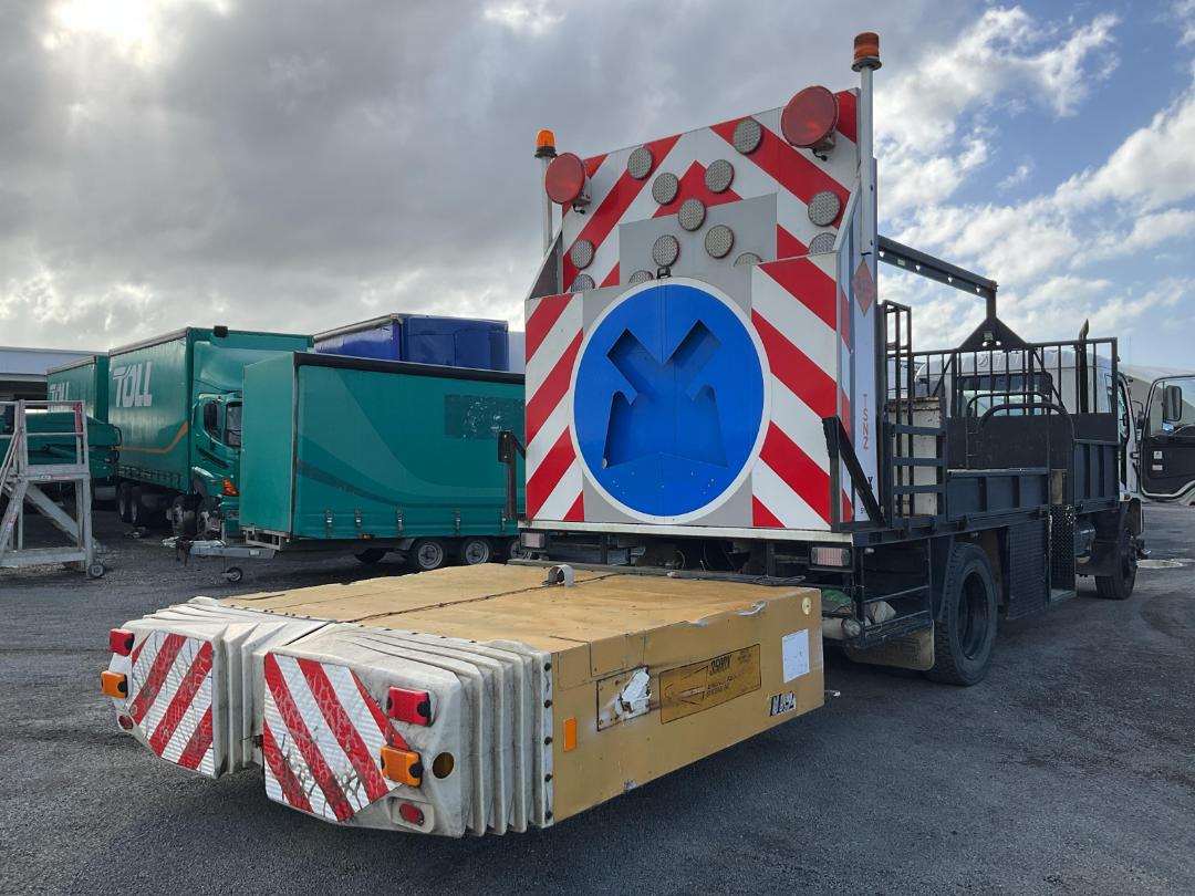 Photo '21' of Isuzu FTR 750 Road Management Photo '21' of Isuzu FTR 750 Road Management