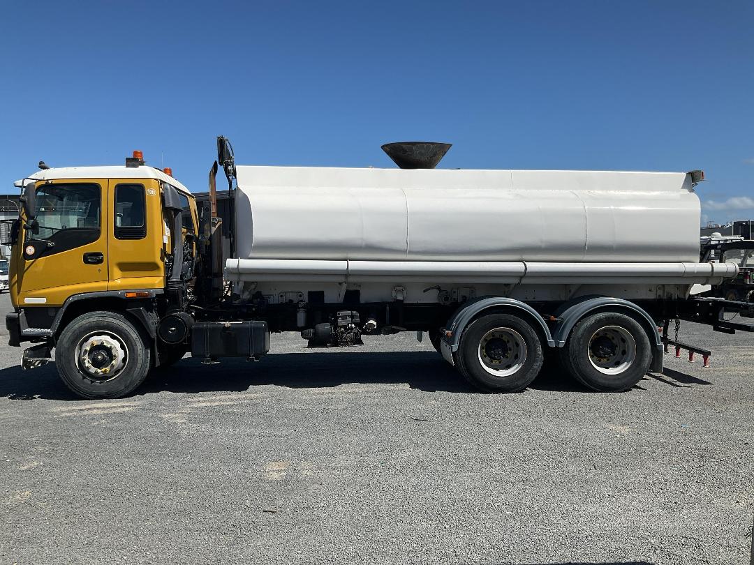 Photo '7' of Isuzu FVZ 1400A Tanker Photo '7' of Isuzu FVZ 1400A Tanker