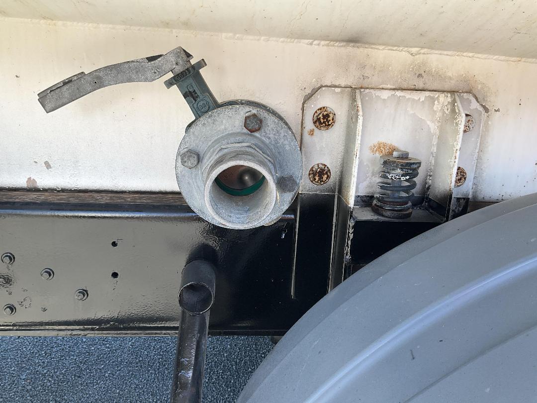 Photo '29' of Isuzu FVZ 1400A Tanker Photo '29' of Isuzu FVZ 1400A Tanker