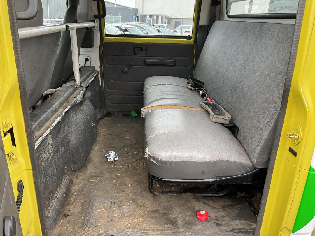 Photo '19' of Isuzu N Series NKR250 C/C Flat Deck Photo '19' of Isuzu N Series NKR250 C/C Flat Deck