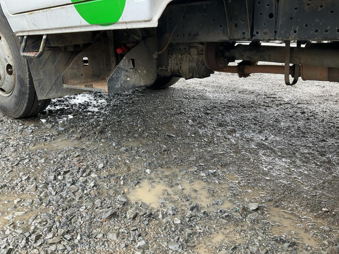 Photo '23' of Isuzu N Series NKR250 C/C Flat Deck Photo '23' of Isuzu N Series NKR250 C/C Flat Deck