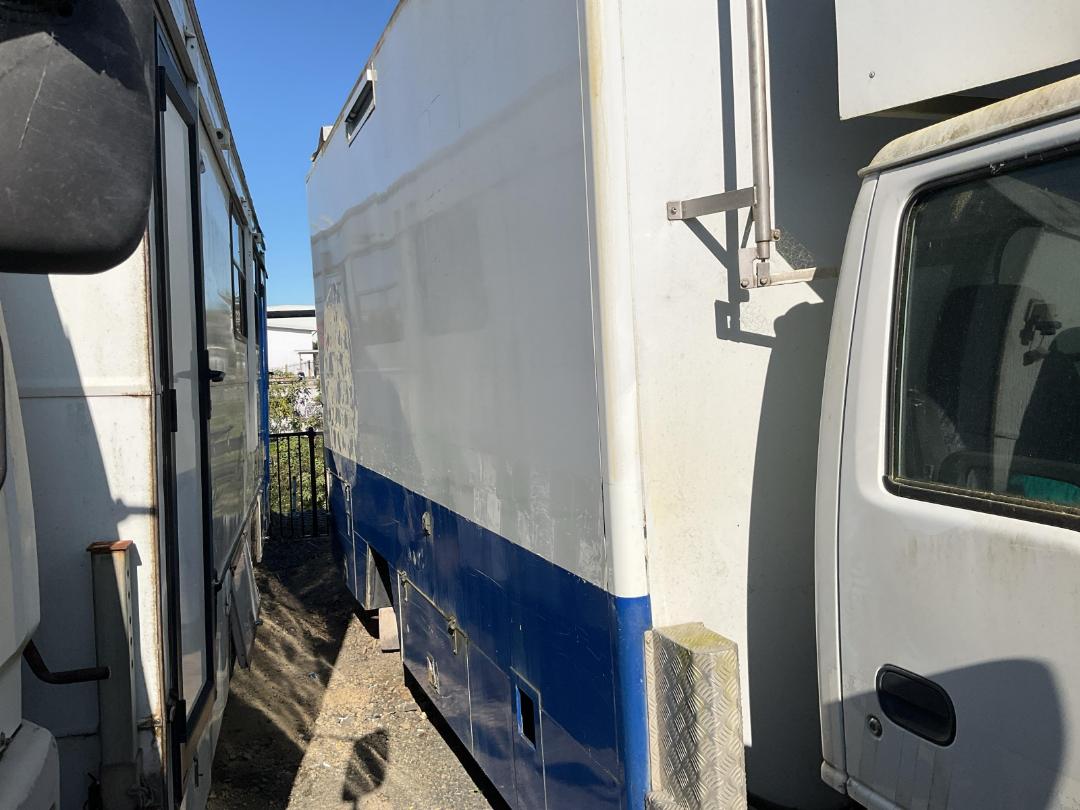 Photo '3' of Isuzu NPR 450 Box Body
