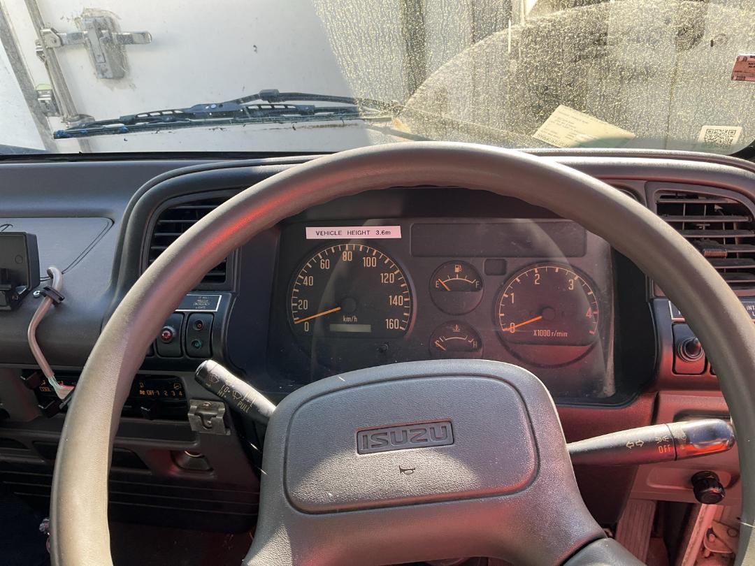 Photo '12' of Isuzu NPR 450 Box Body