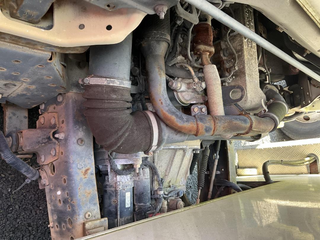 Photo '17' of Isuzu NPR 450 Box Body