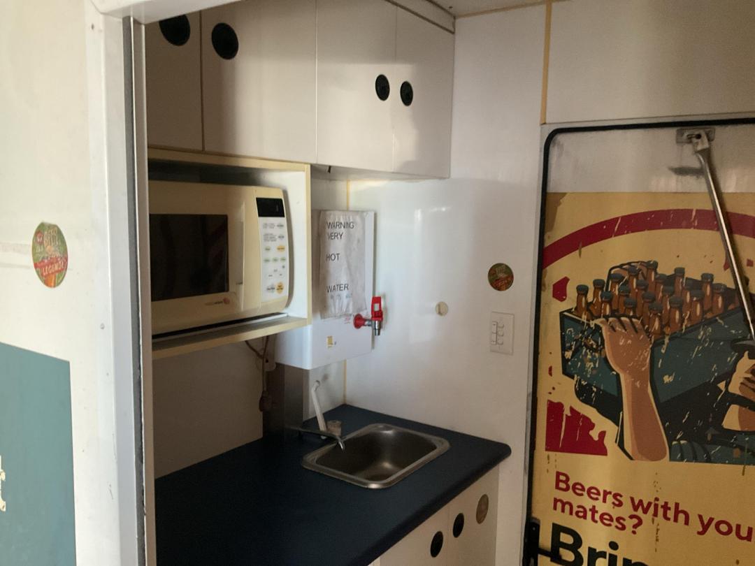 Photo '23' of Isuzu NPR 450 Box Body