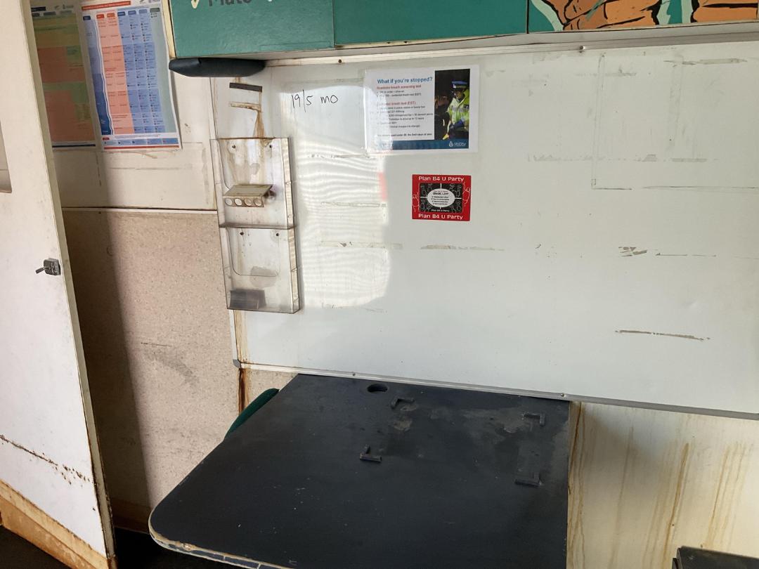 Photo '25' of Isuzu NPR 450 Box Body