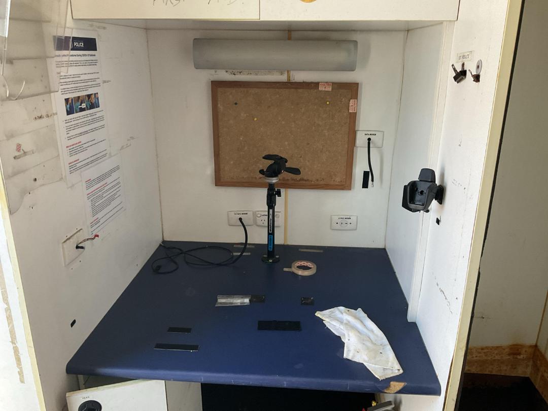 Photo '27' of Isuzu NPR 450 Box Body