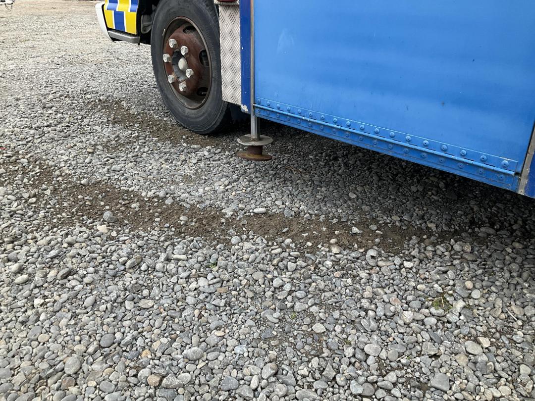 Photo '19' of Isuzu NPR 450 Box Body