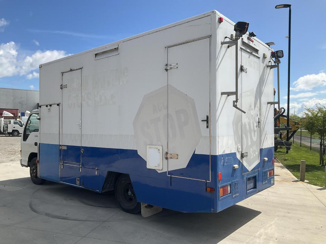 Photo '4' of Isuzu NPR 450 Box Body