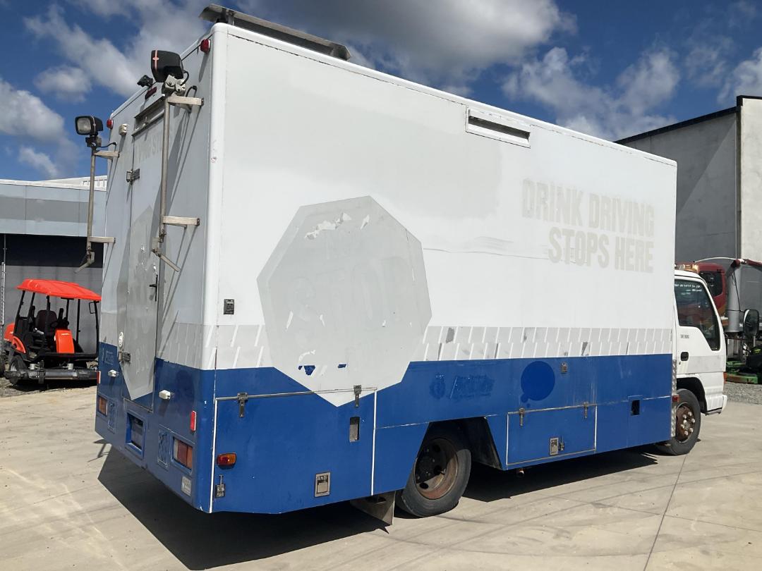 Photo '5' of Isuzu NPR 450 Box Body