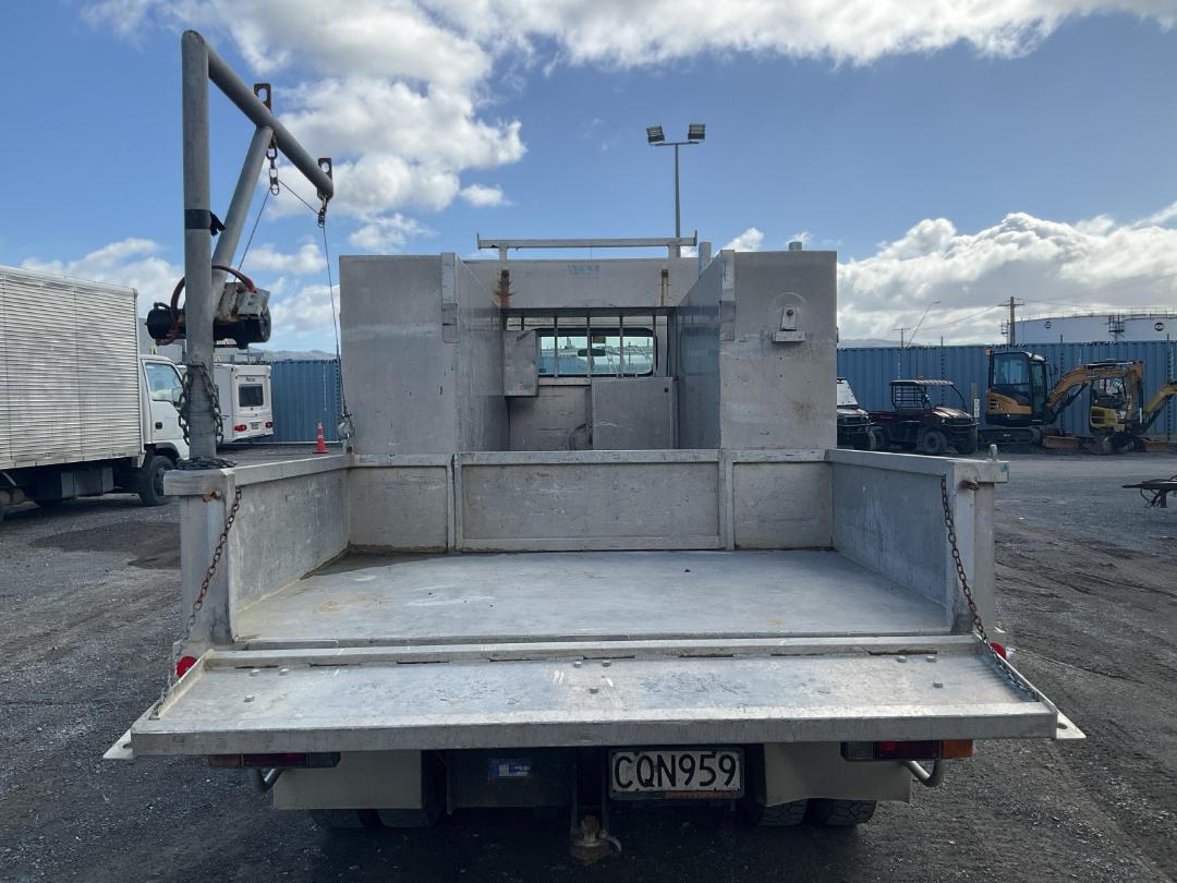 Photo '29' of Isuzu NPR 250 Service Vehicle