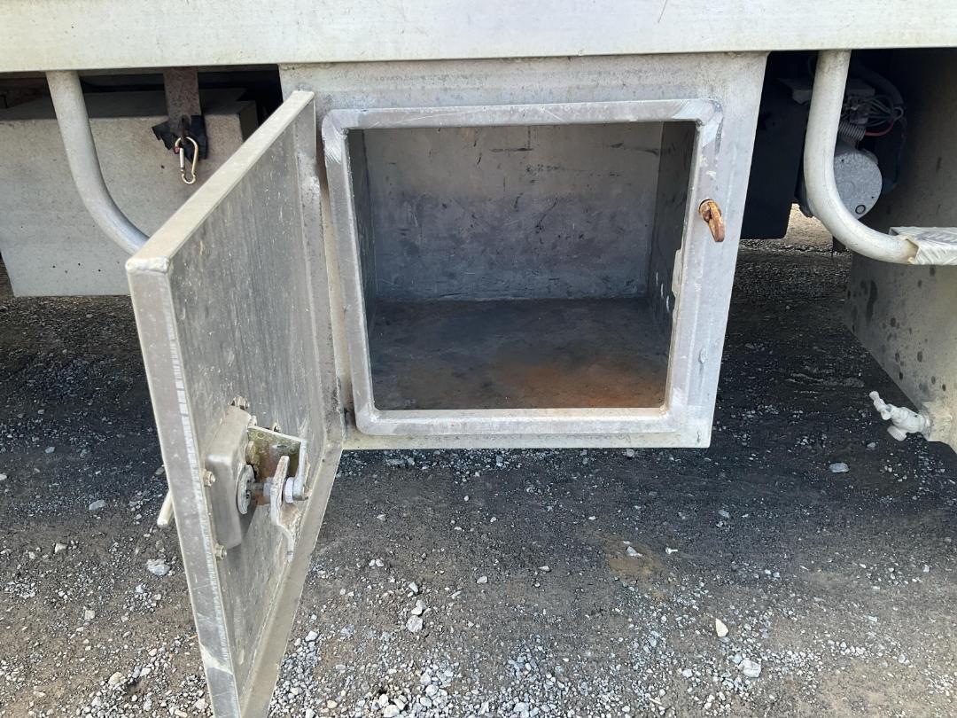 Photo '28' of Isuzu NPR 250 Service Vehicle