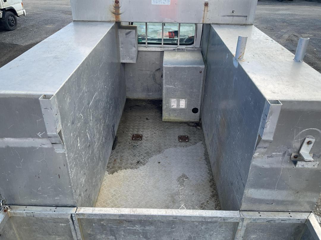 Photo '30' of Isuzu NPR 250 Service Vehicle