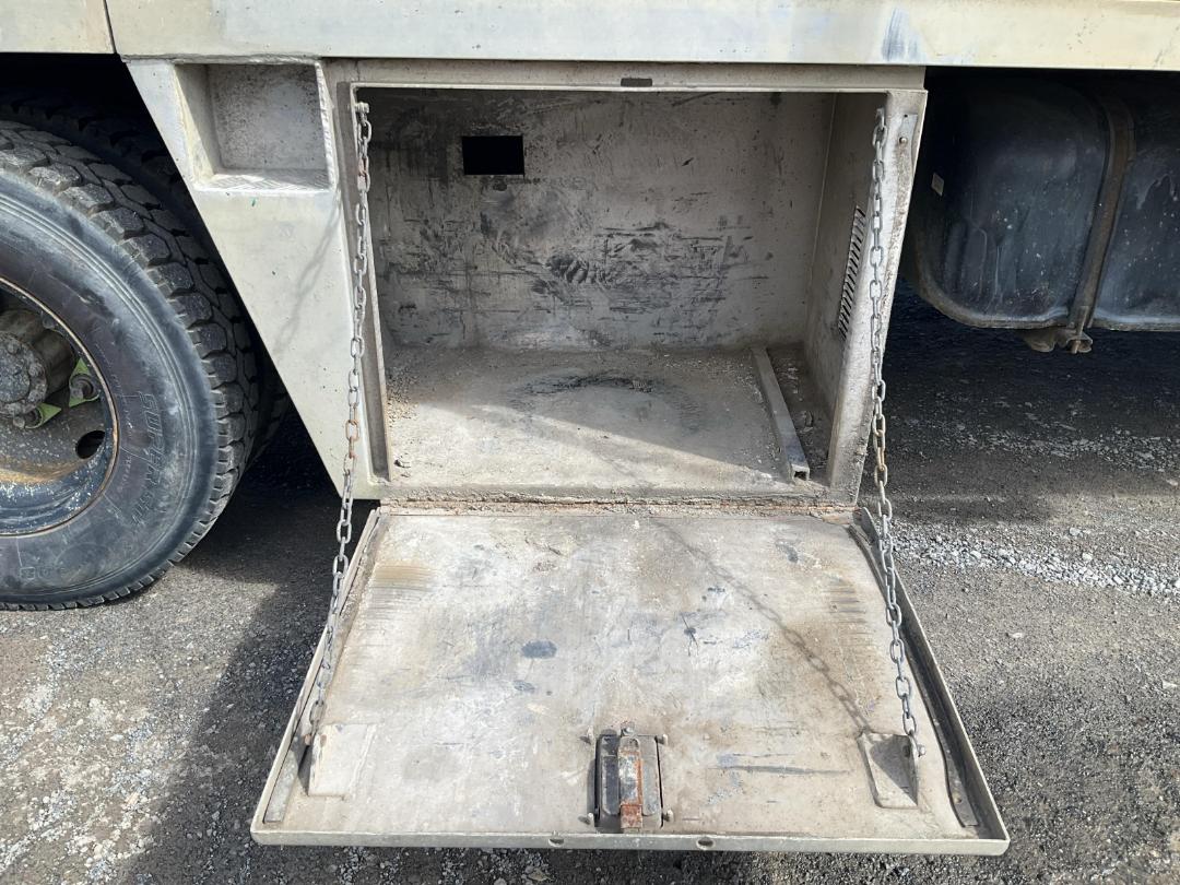 Photo '34' of Isuzu NPR 250 Service Vehicle