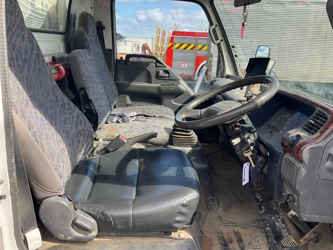 Photo '18' of Isuzu NPR 250 Service Vehicle