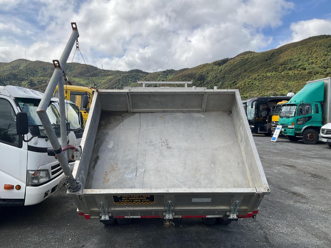 Photo '15' of Isuzu NPR 250 Service Vehicle