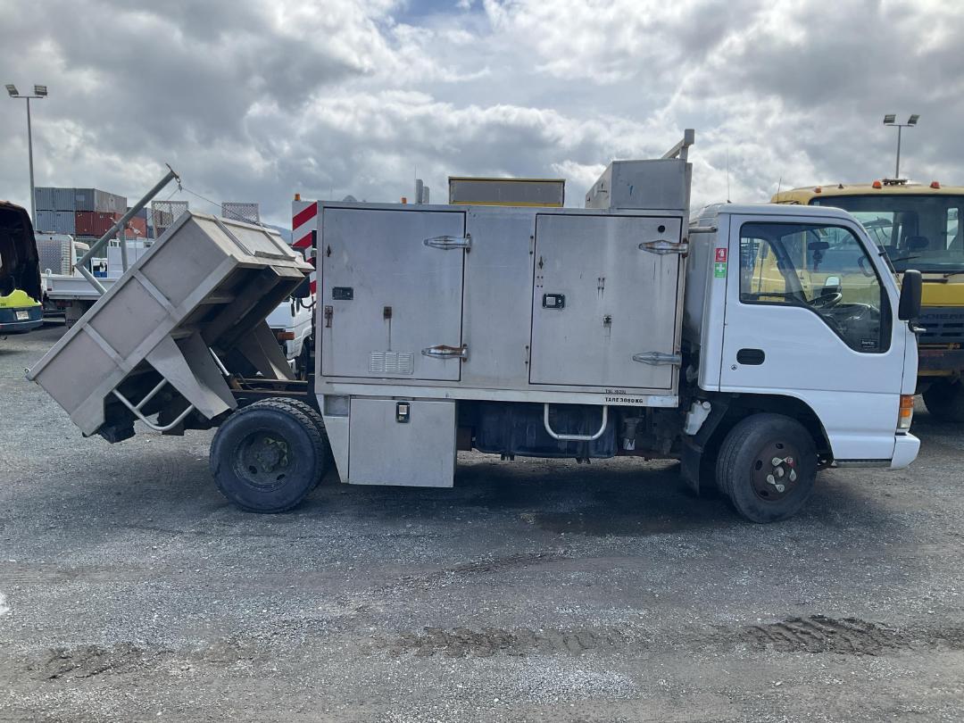 Photo '3' of Isuzu NPR 250 Service Vehicle