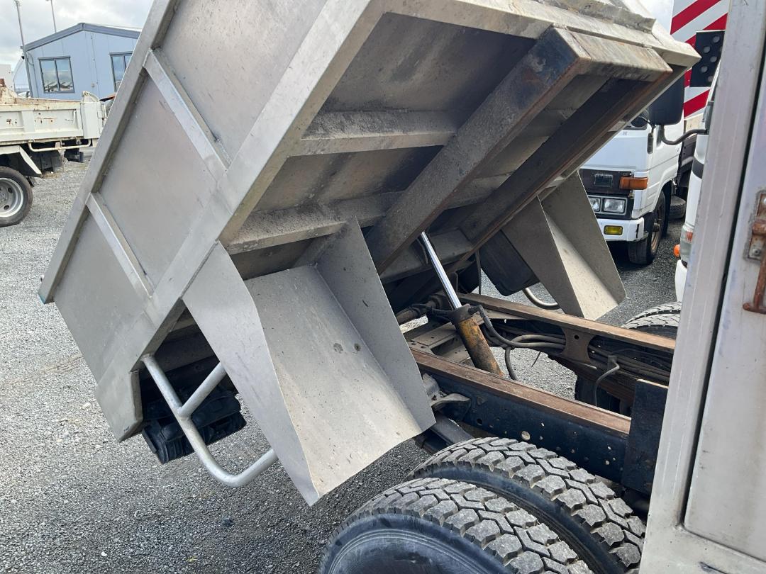 Photo '14' of Isuzu NPR 250 Service Vehicle