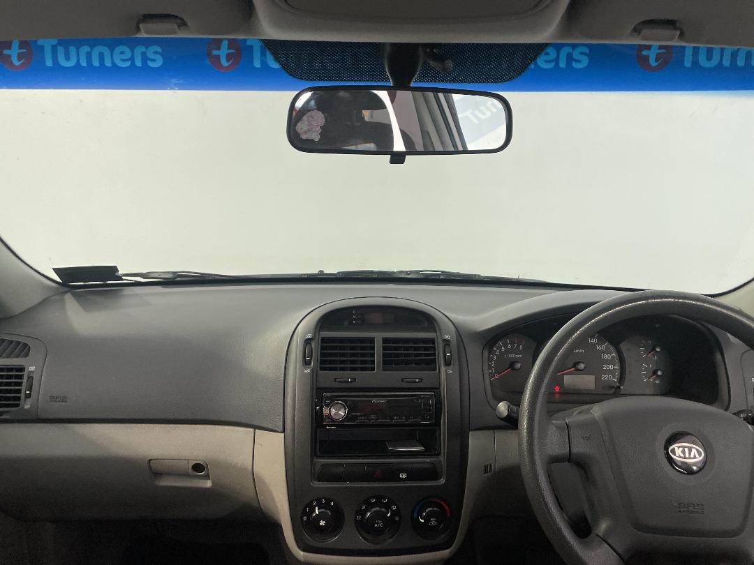 Photo '17' of KIA Cerato