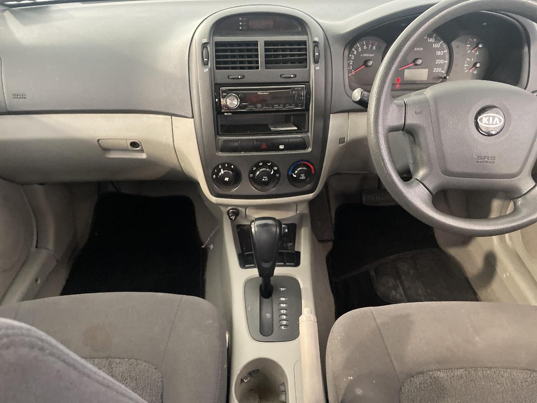 Photo '18' of KIA Cerato