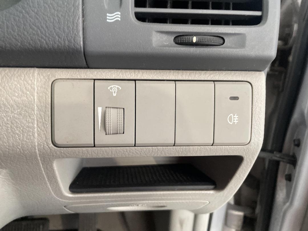 Photo '24' of KIA Cerato