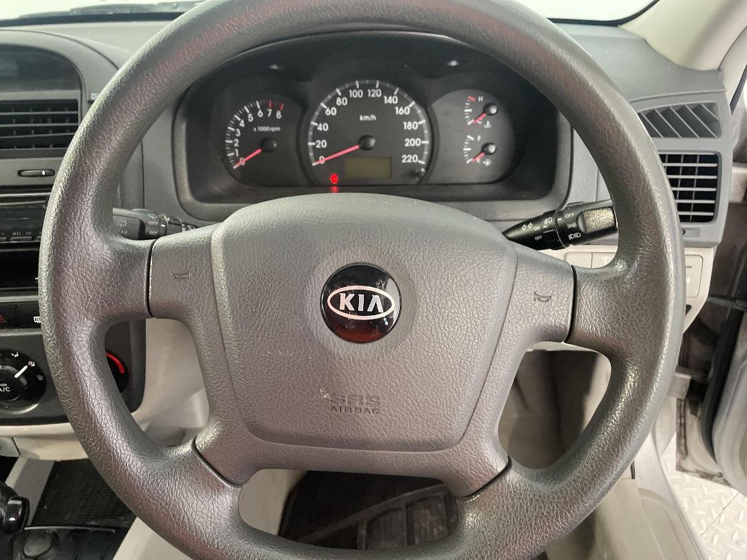Photo '25' of KIA Cerato