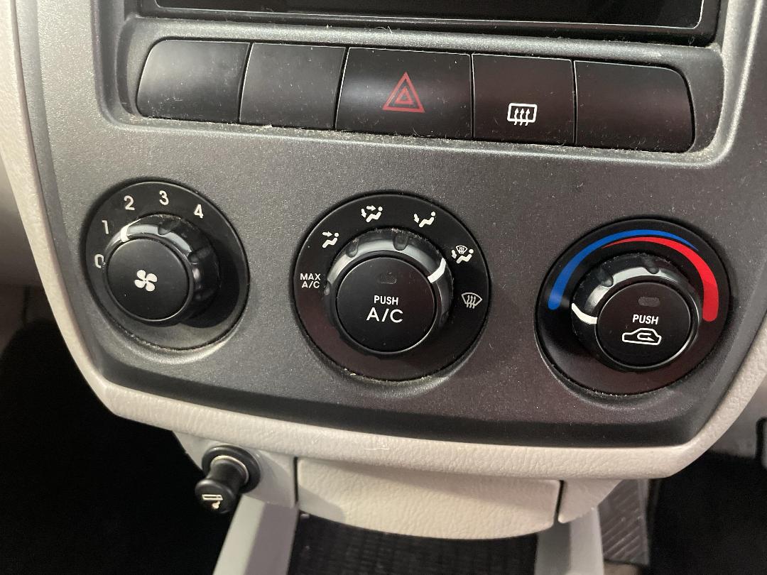 Photo '27' of KIA Cerato