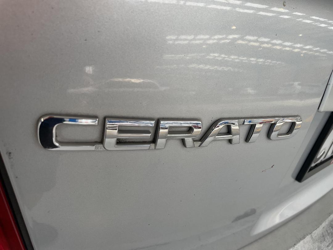 Photo '32' of KIA Cerato