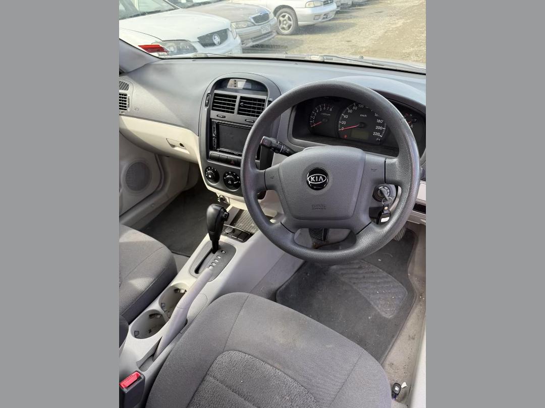 Photo '12' of KIA Cerato