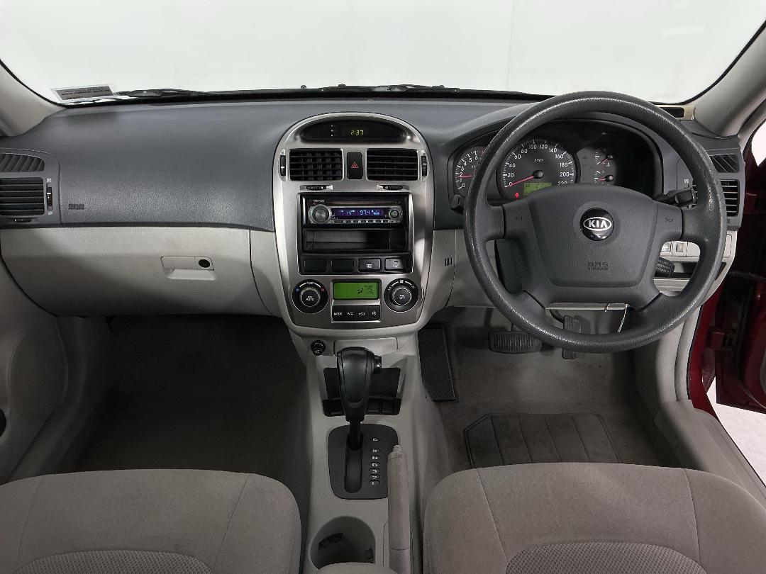 Photo '17' of KIA Cerato