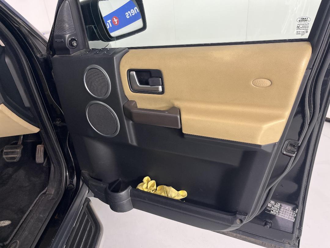 Photo '15' of Land Rover Discovery Photo '15' of Land Rover Discovery